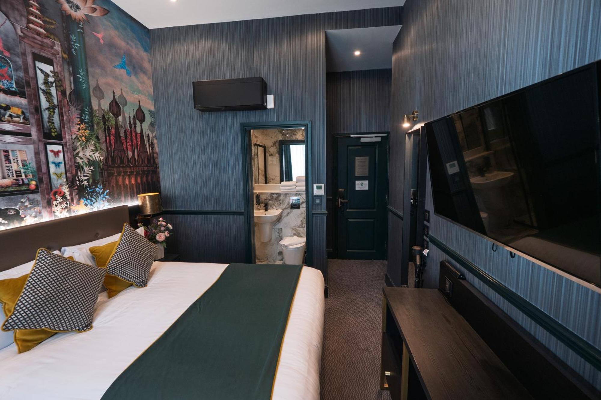 Hyde Park Hotel 4*